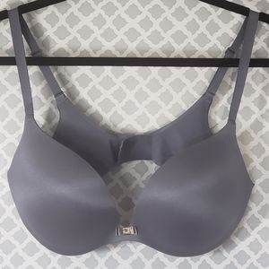 Victoria's Secret wireless Plunge 36D Bra